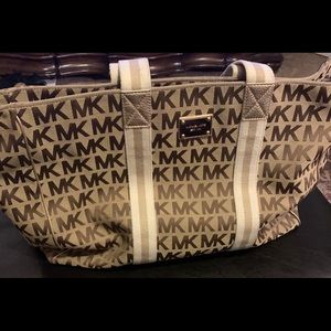 LAST OFFER: MK weekender.